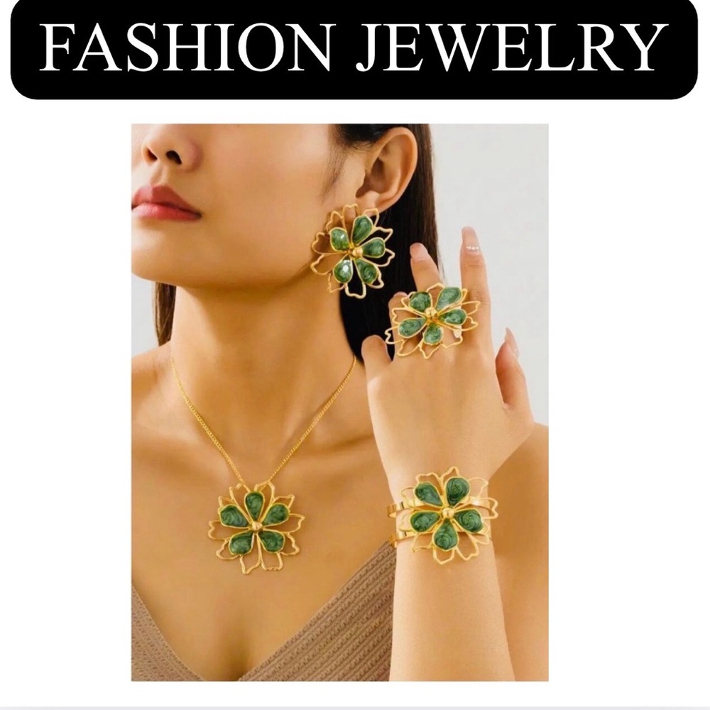 JEWELRY SET: 4Pc: White/Gold Lotus Flower Ring, Bracelet,Earrings,& Necklace,NIP - Picture 1 of 11